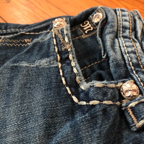 Stylish Buckle Capris 🌸 - Picture 7 of 7